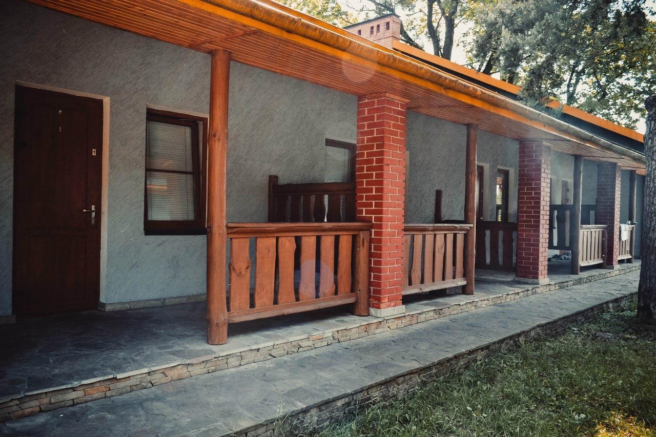 Tri Dorogi Hotel Liov Exterior foto