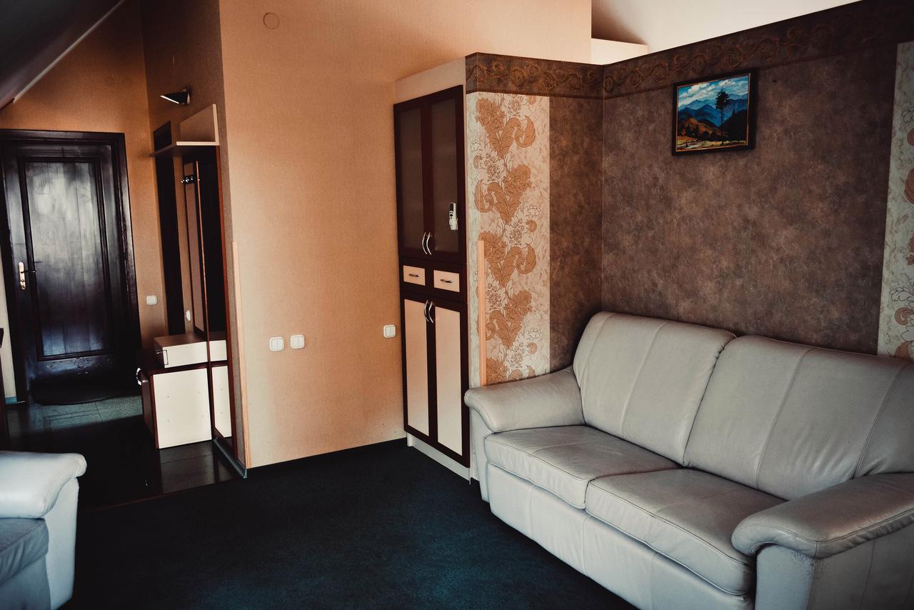 Tri Dorogi Hotel Liov Exterior foto